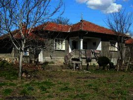 Rural house near Danube river in Pleven region Ref. No 55092