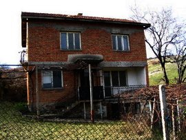 Rural brick house in Kardjali region.Good investment in bulgarian property. Ref. No 44270