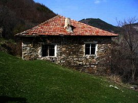 Rural stone house in Kardjali region.Good investment in bulgarian property. Ref. No 44454