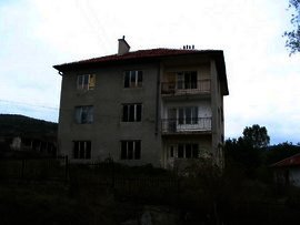 Spacious brick house near Kardjali.Estate in Bulgaria. Ref. No 44382