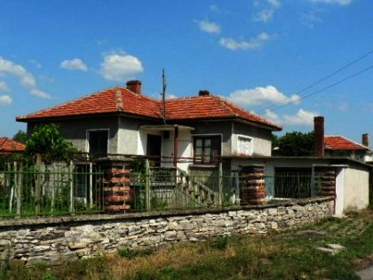 House for sale near Nova Zagora in bulgarian countryside. Ref. No 02608