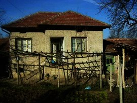 A nice house with a spacious garden in Veliko Tarnovo region. Ref. No 594159