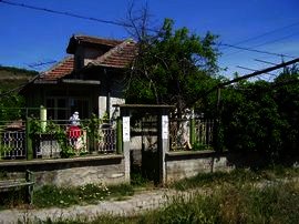 The rural bulgarian house in Pleven region, in the North Bulgaria Ref. No 5304