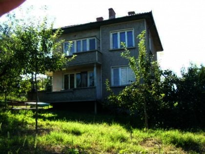 A spacious house with a huge garden in Veliko Tarnovo region. Ref. No 594050