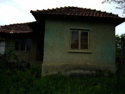 A single-storey rural house near Gabrovo  Ref. No 591007