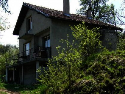 Attractive two-storey villa type house near gabrovo Ref. No 591010