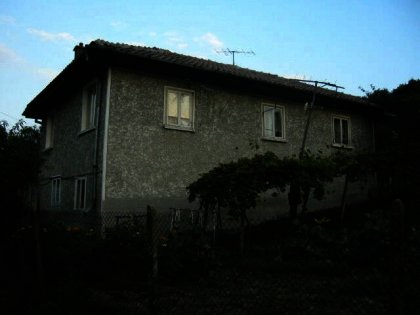 bulgarian house near gabrovo with a big barn  Ref. No 501040