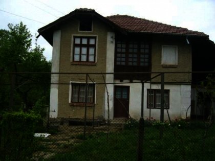 Spacious and well-preserved traditional house near Gabrovo Ref. No 59075