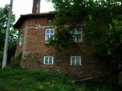 Spacious two-storey house near Gabrovo, enormous garden Ref. No 591025