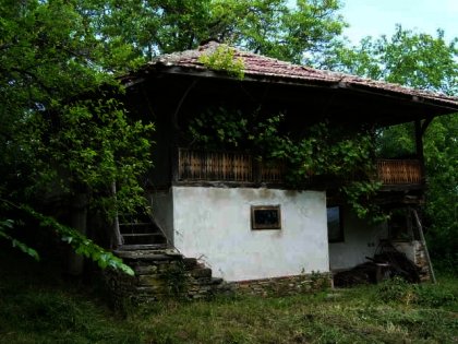 Traditional bulgarian house near Gabrovo for restoration Ref. No 59004