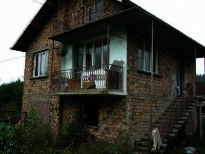 villa near Gabrovo at the foot of the mountain  Ref. No 591045